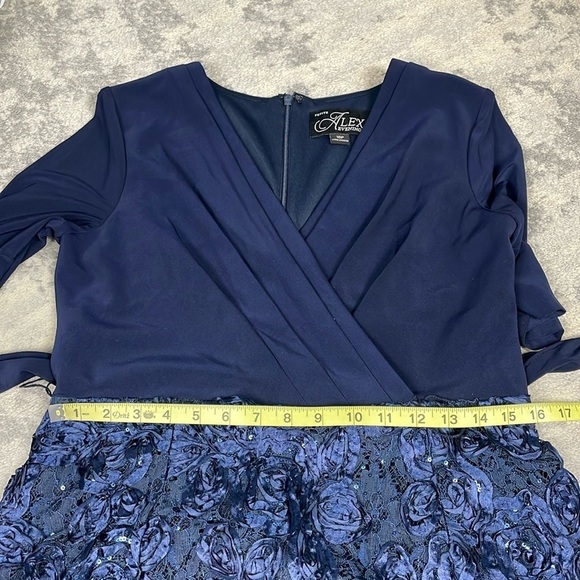 New Alex Evenings Dress Navy Blue Mixed Media Sequin Rosettes Midi Wrap Top 10P - Picture 12 of 15